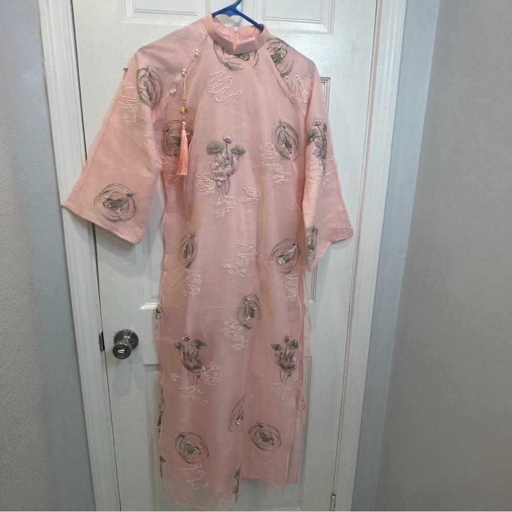 Pink Embroidered Ao dai
